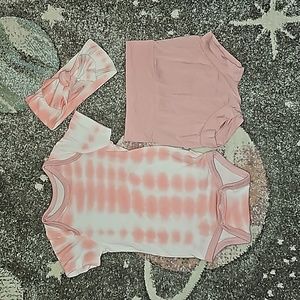 Kyte Baby 0-3 Month Crepe Riptide Bodysuit, Bow, and Crepe Bummies Bundle